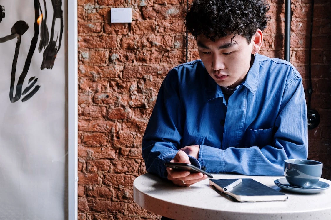 Tips Jualan Online Laris Manis di WhatsApp