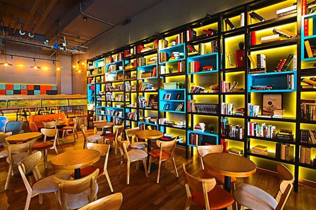 Restoran dengan konsep buku