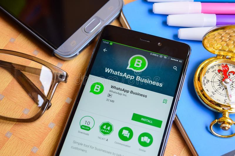 Promosi bisnis kuliner di WhatsApp Business